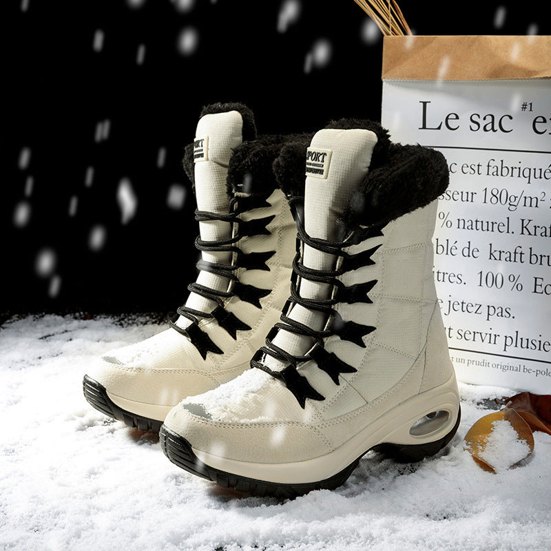 High-ankle lace-up winter boots with furry trim and lug soles