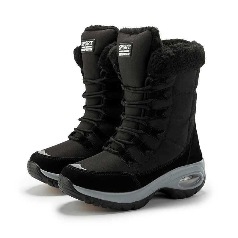 High-ankle lace-up winter boots with furry trim and lug soles