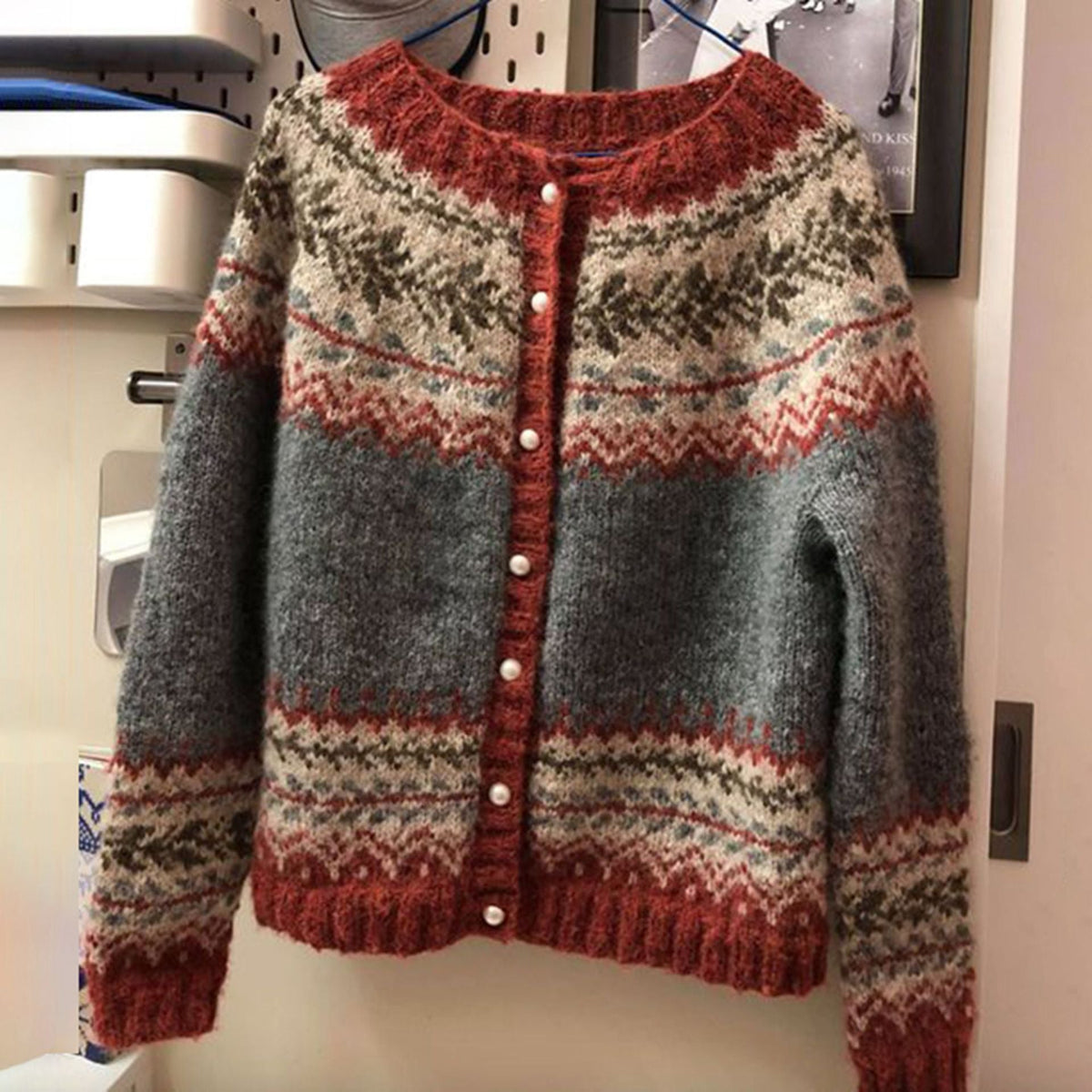 Women's Nordic geometric patterned knitted cardigan with crew neck and button front