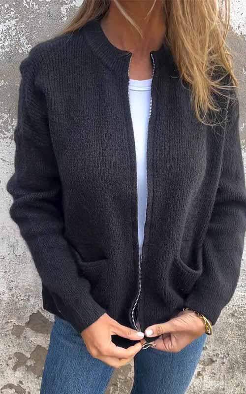 Women's ribbed knitted jacket with zip front, stand collar and front pockets