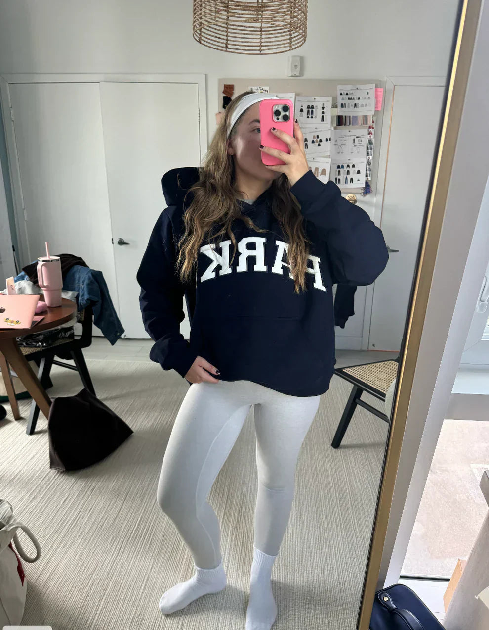 Women's oversized sweatshirt with contrasting chest lettering and long sleeves