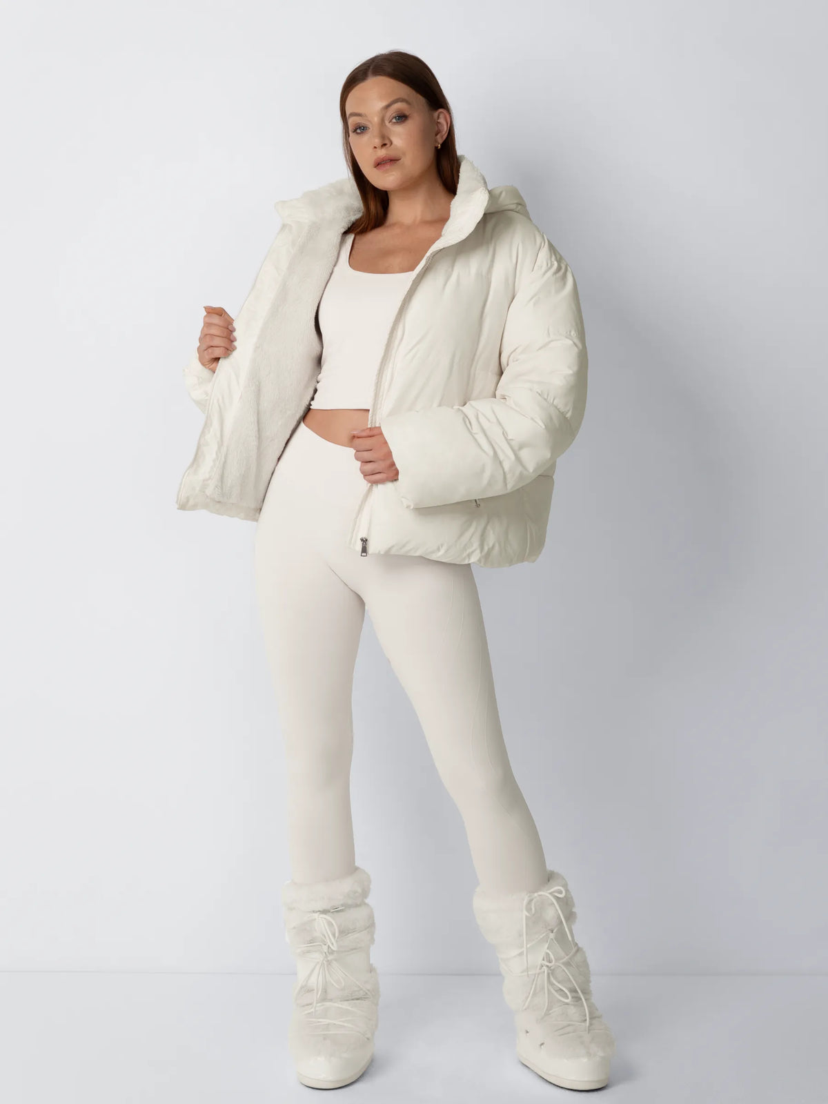 Women's cropped quilted puffer jacket with hood and faux-fur-look lining