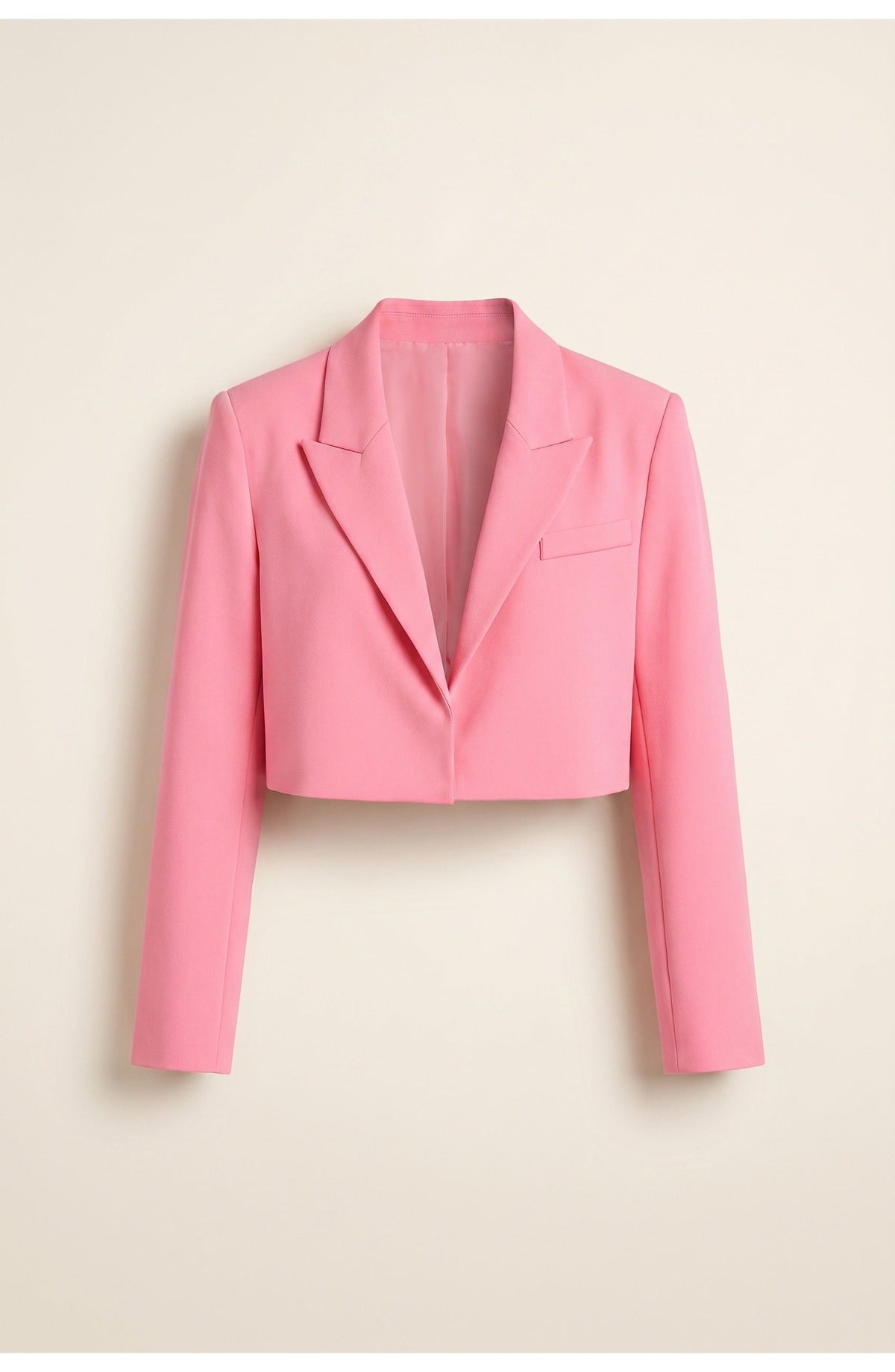 Women's cropped blazer with notched lapels and long sleeves