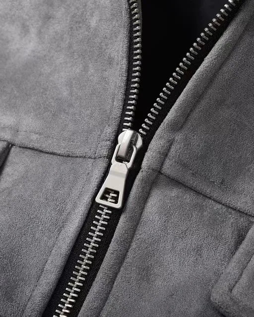 Men's field jacket with pointed collar, four patch pockets and front zip