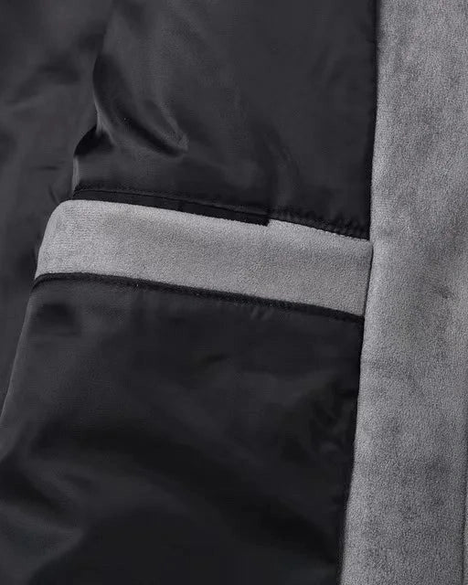 Men's field jacket with pointed collar, four patch pockets and front zip