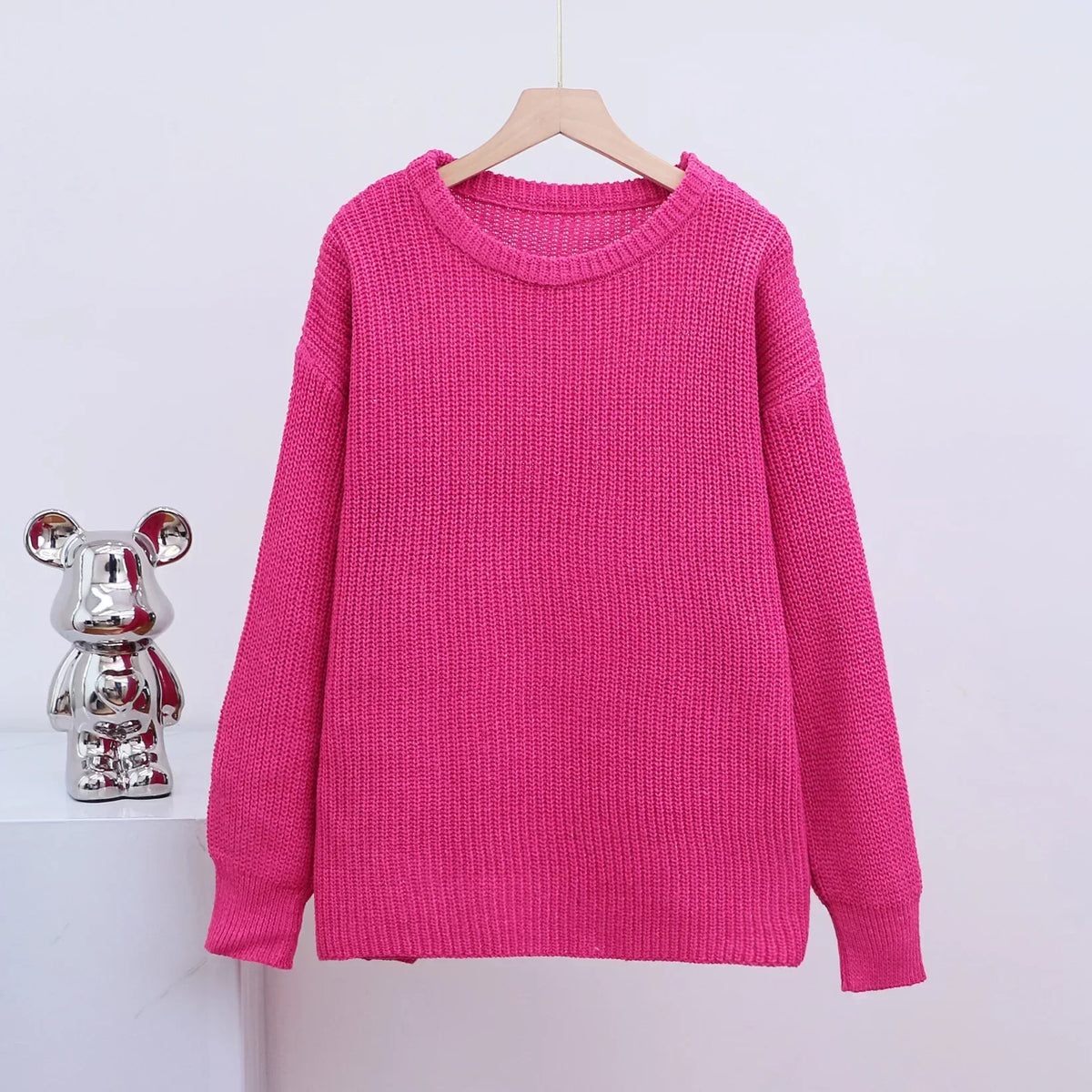 Women's ribbed knit jumper with crew neck and long sleeves