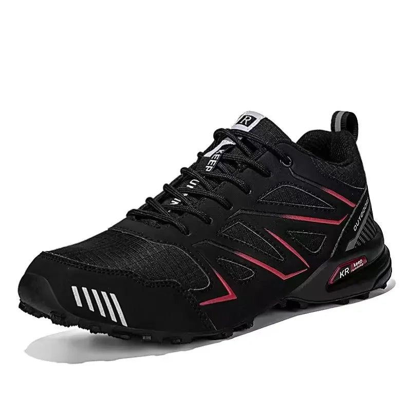 Men's low-profile hiking shoes with lace-up fastening and textured outdoor sole