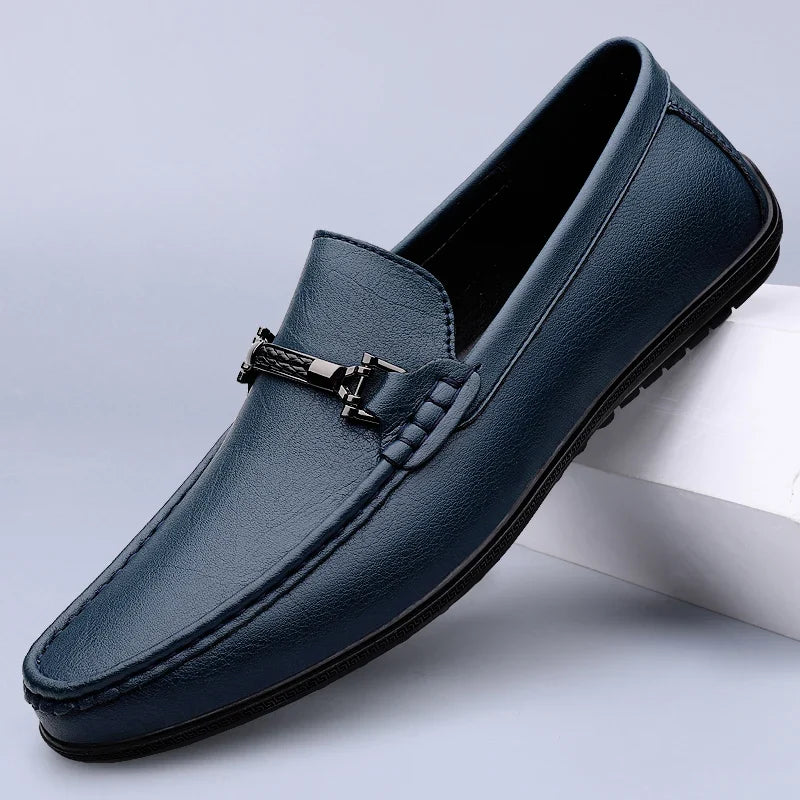 Men's slip-on loafers with horsebit trim and round toe