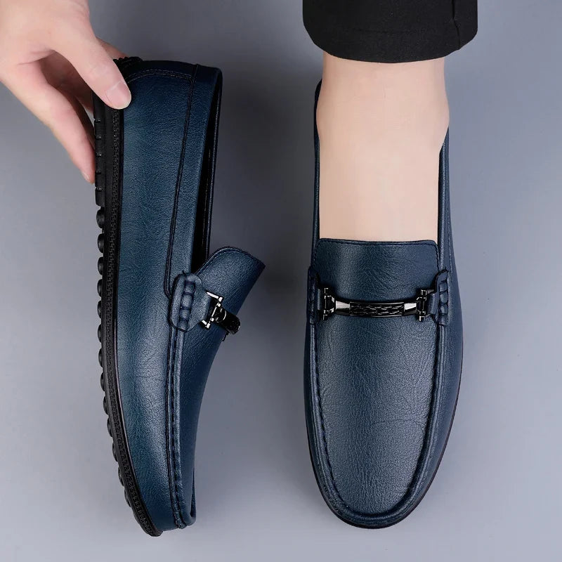 Men's slip-on loafers with horsebit trim and round toe