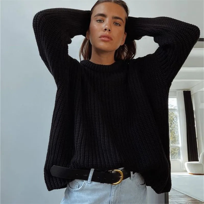 Women's ribbed knit jumper with crew neck and long sleeves
