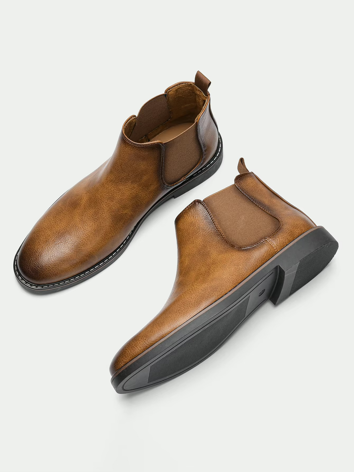 Men's Chelsea boots with elastic side gussets and rear pull tabs