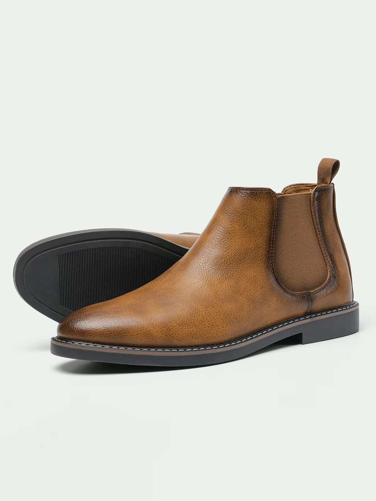 Men's Chelsea boots with elastic side gussets and rear pull tabs