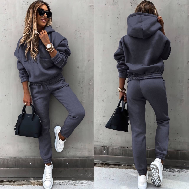 Women's hooded tracksuit set with jogger trousers and elasticated cuffs