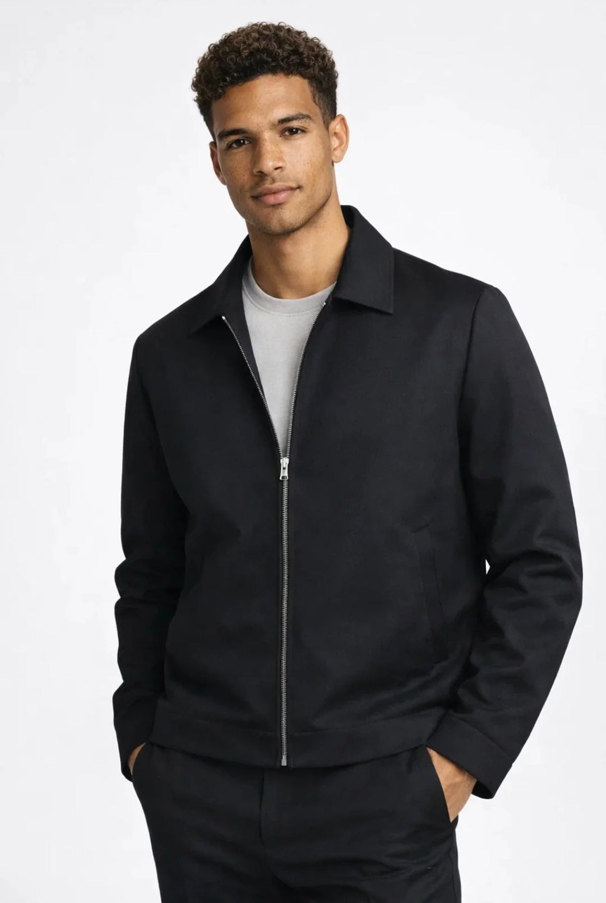 Men's plain zip-up jacket with pointed collar and front pockets