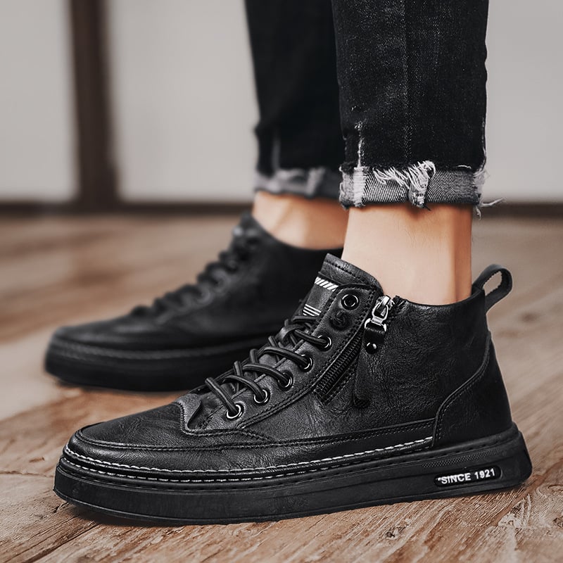 Men's lace-up fur-lined ankle boots with round toes and side zips