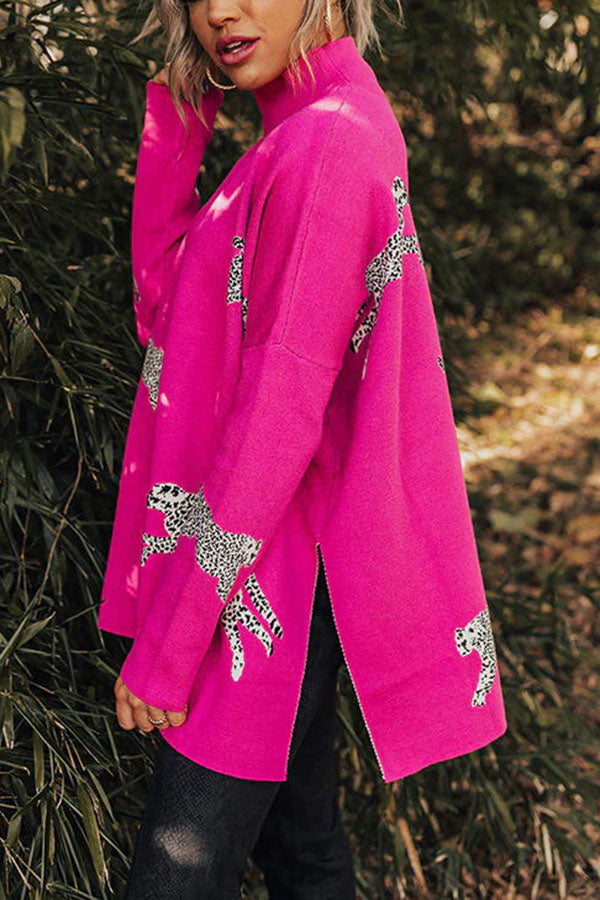 Women's relaxed leopard print sweatshirt with mock neck, long sleeves and split hem