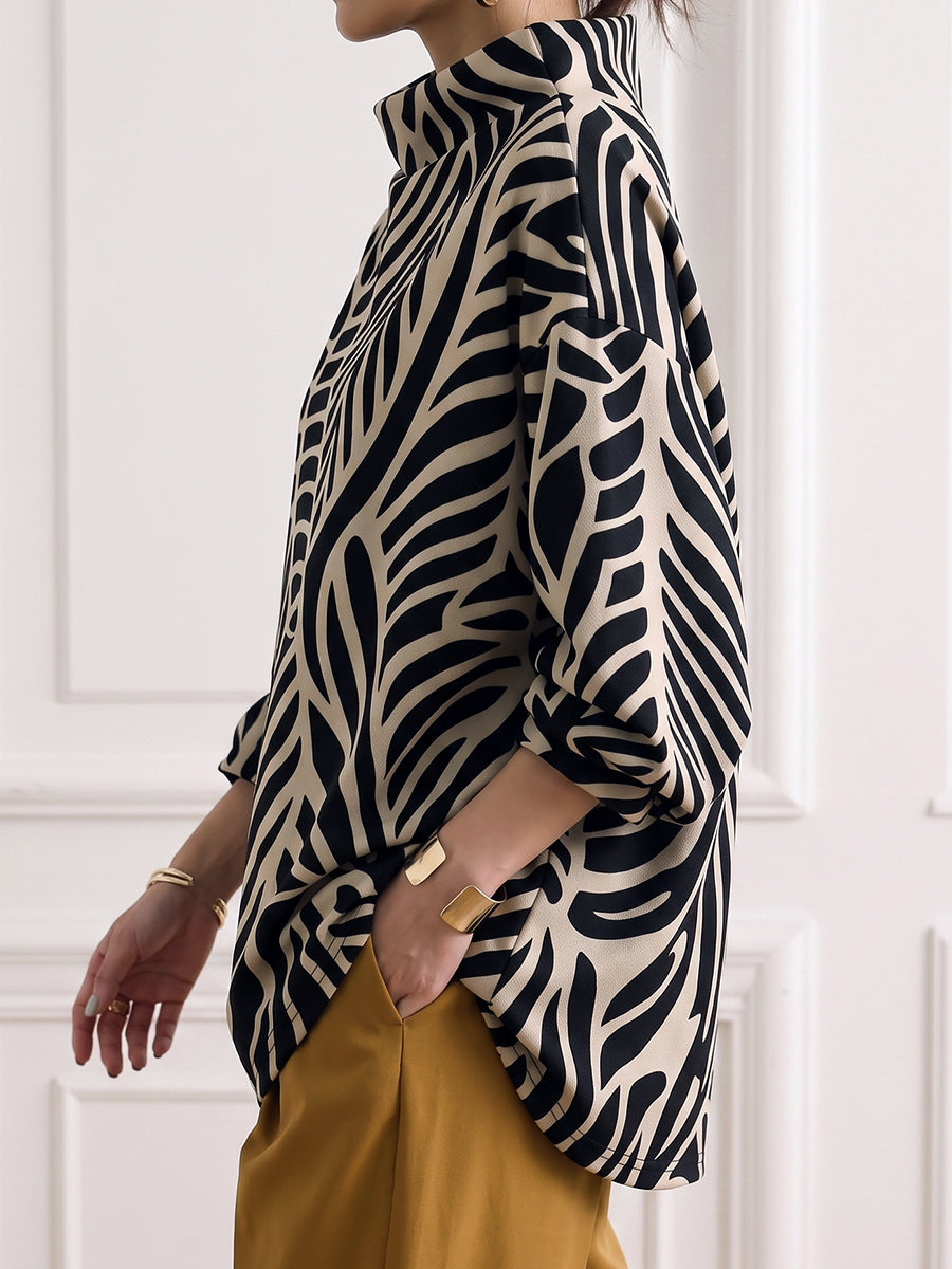 Women's black and white geometric high-neck sweatshirt with long sleeves