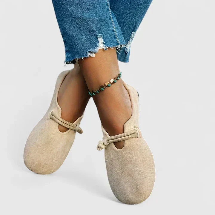 Women's flat loafers with round toes and knotted rope detail