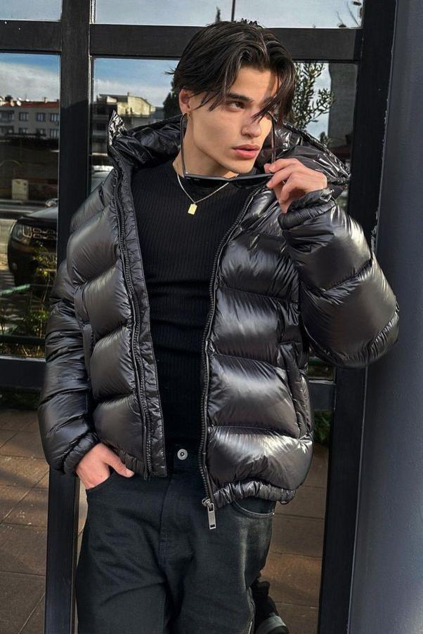 Men's hooded quilted puffer jacket with front zip and angled pockets
