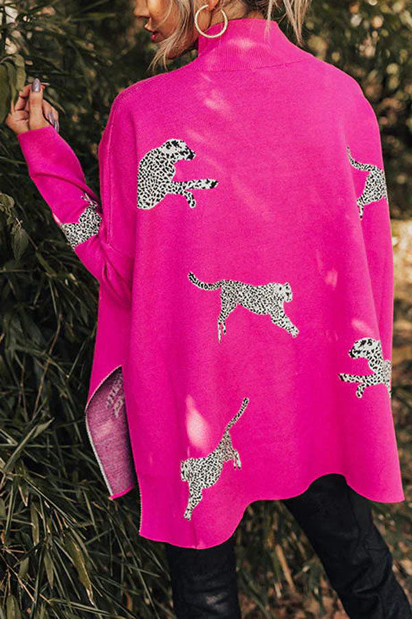 Women's relaxed leopard print sweatshirt with mock neck, long sleeves and split hem
