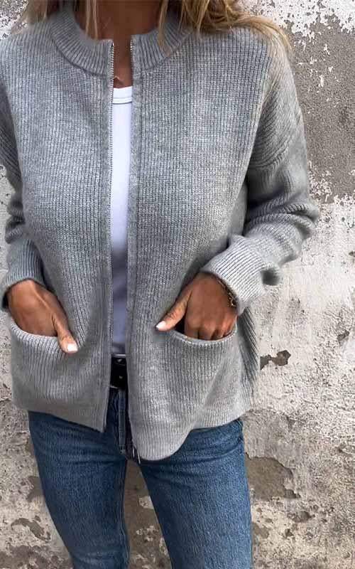 Women's ribbed knitted jacket with zip front, stand collar and front pockets