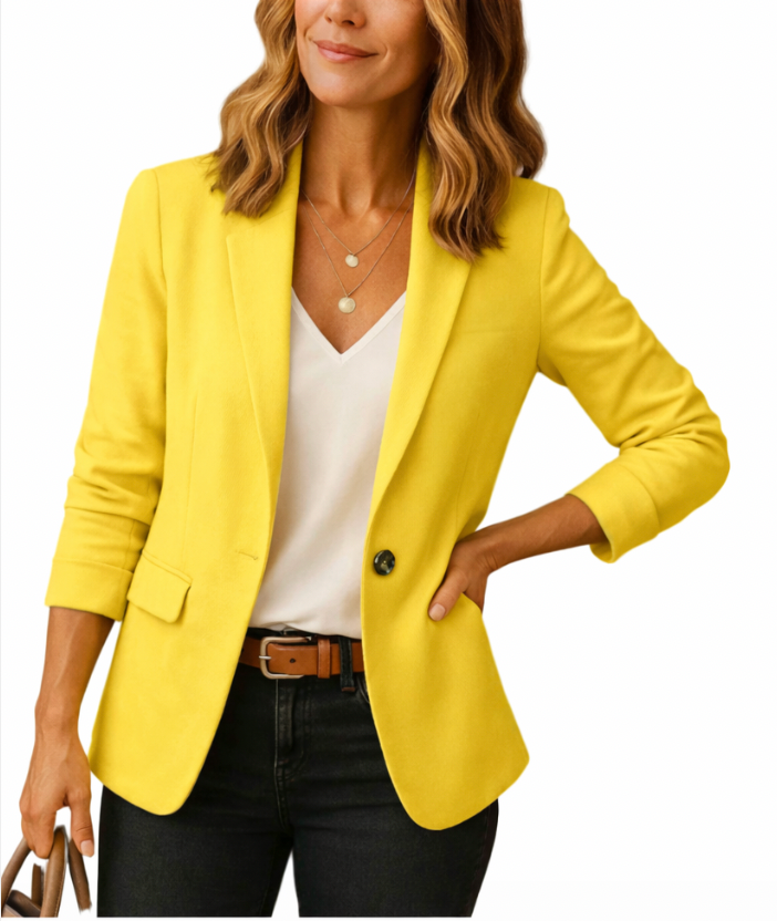 Women's tailored blazer with notched lapels, long sleeves and front pockets