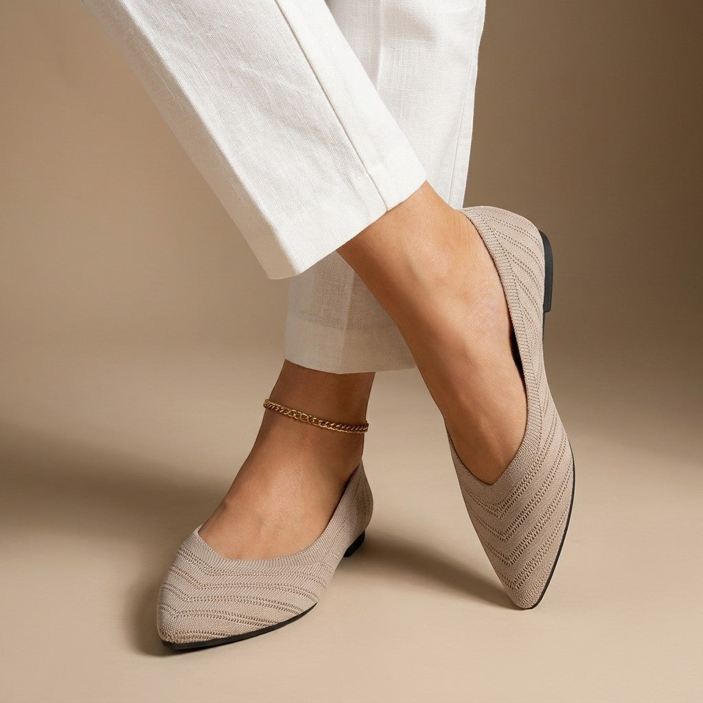 Women's pointed-toe textured knit slip-on flats with low flat soles