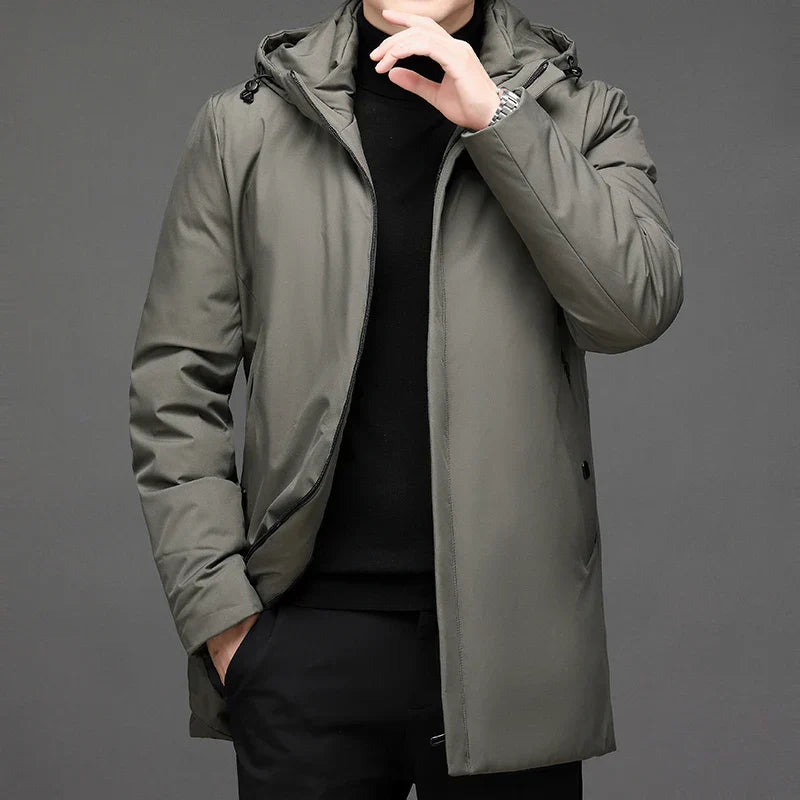 Men's hooded winter coat with long sleeves and front zip