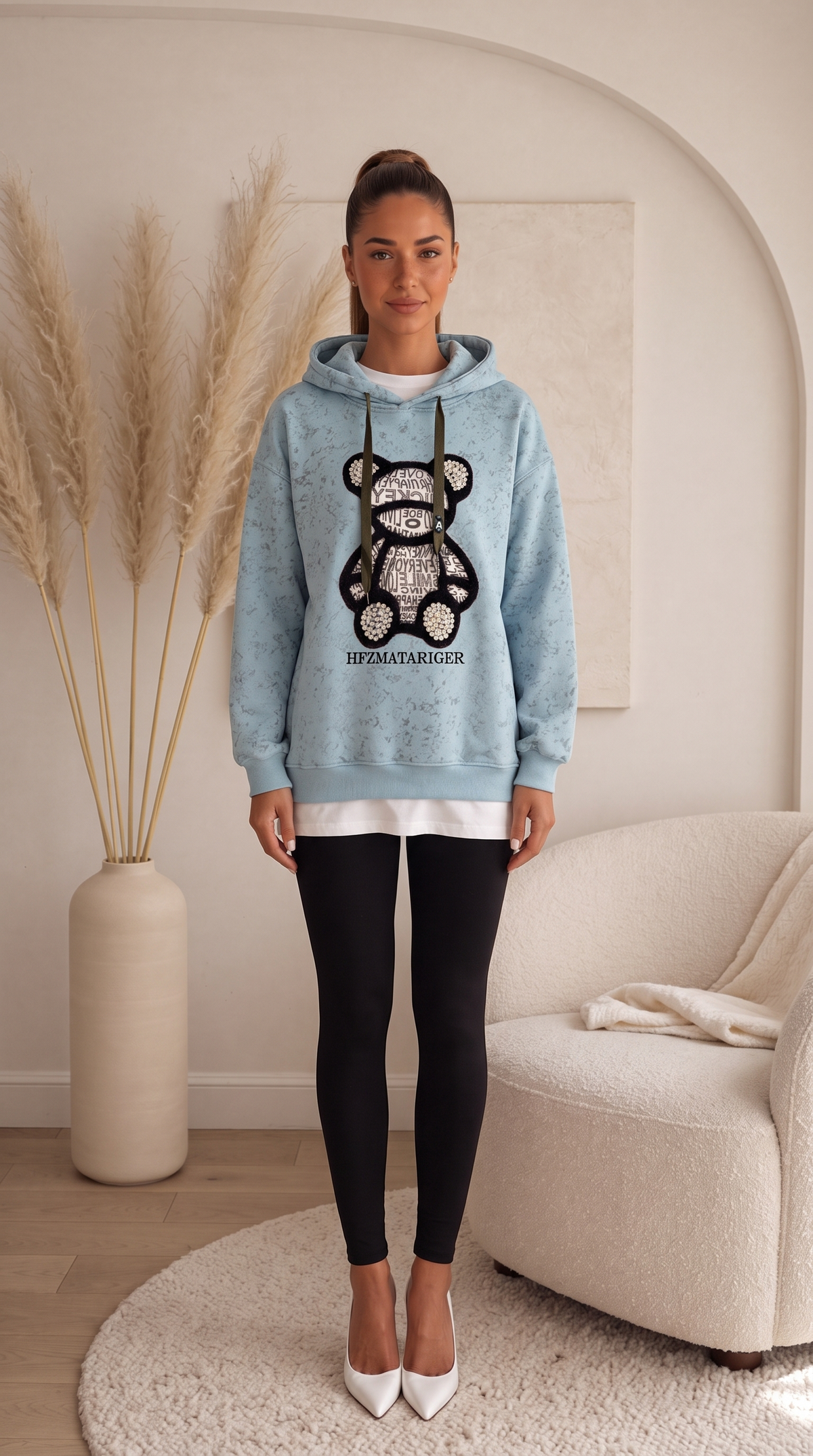 Women's oversized hooded sweatshirt with bear graphic, long sleeves and ribbed trims