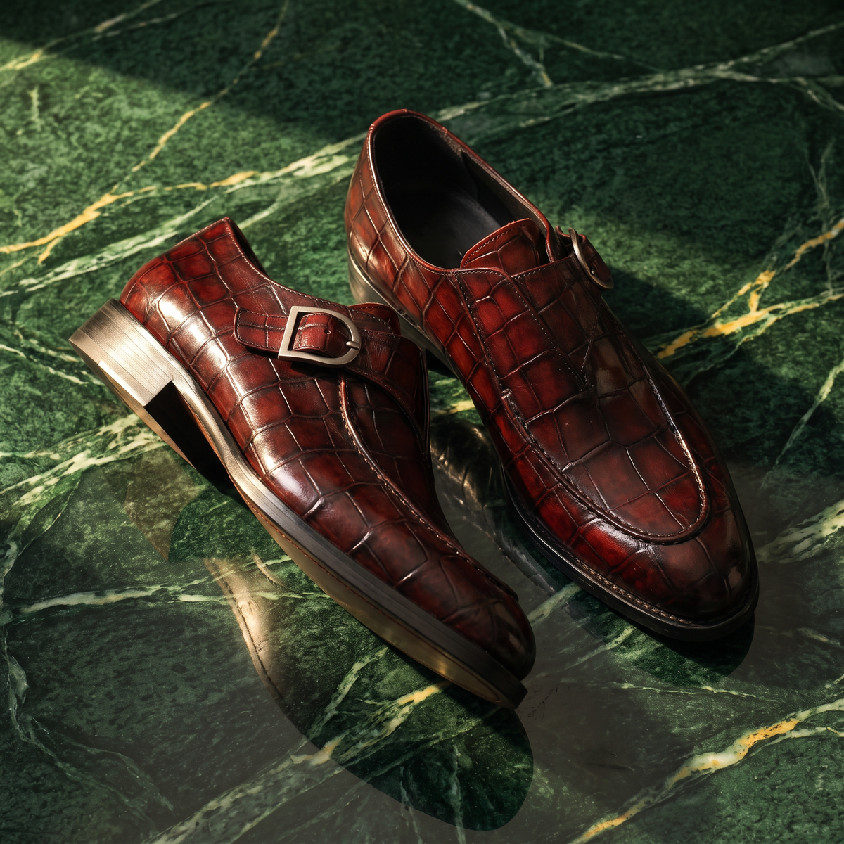Men's glossy crocodile-texture buckle loafers with low heels