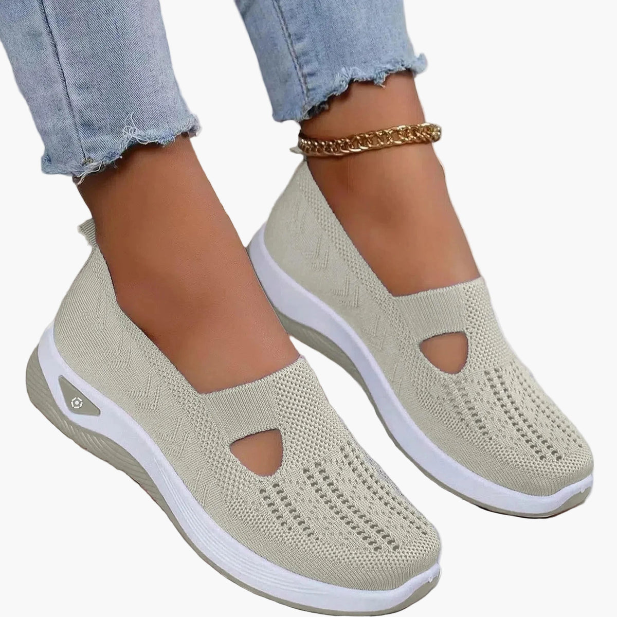 Women's slip-on trainers with textured upper, cut-out detail and white sole