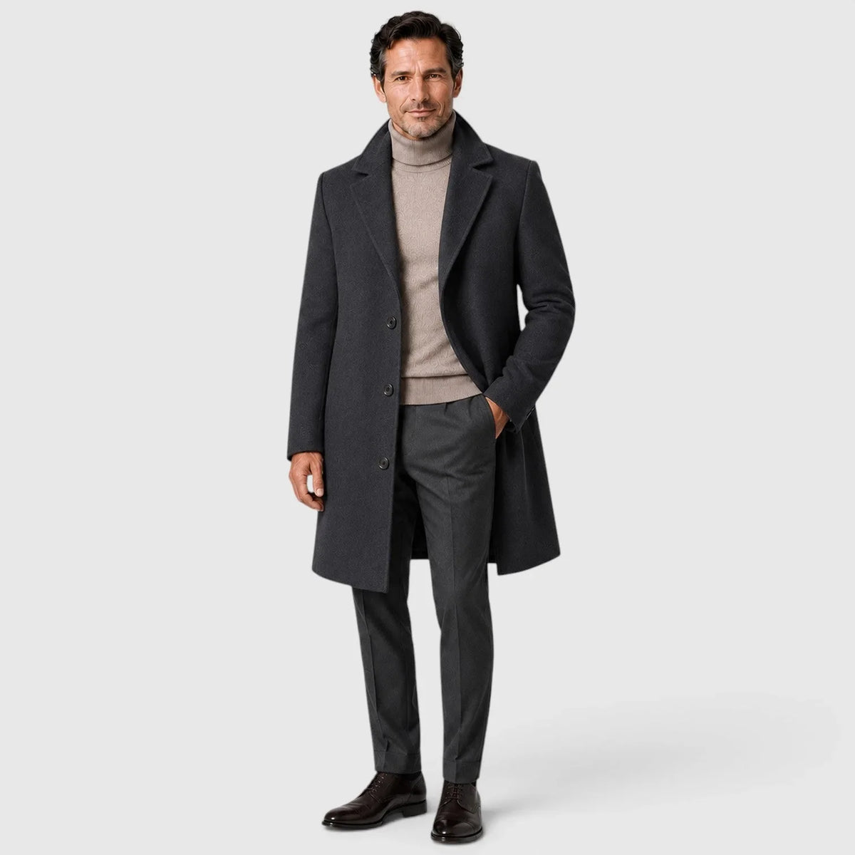 Men's single-breasted long overcoat with notched lapels and button fastening