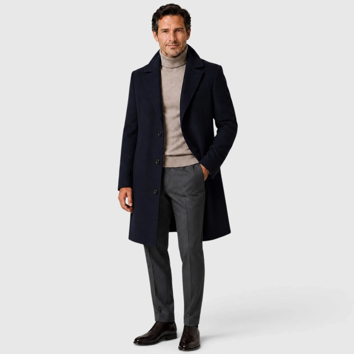 Men's single-breasted long overcoat with notched lapels and button fastening