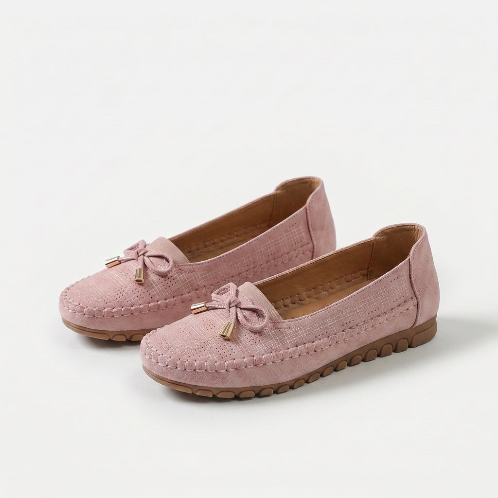 Women's textured loafers with bow ties and flat soles