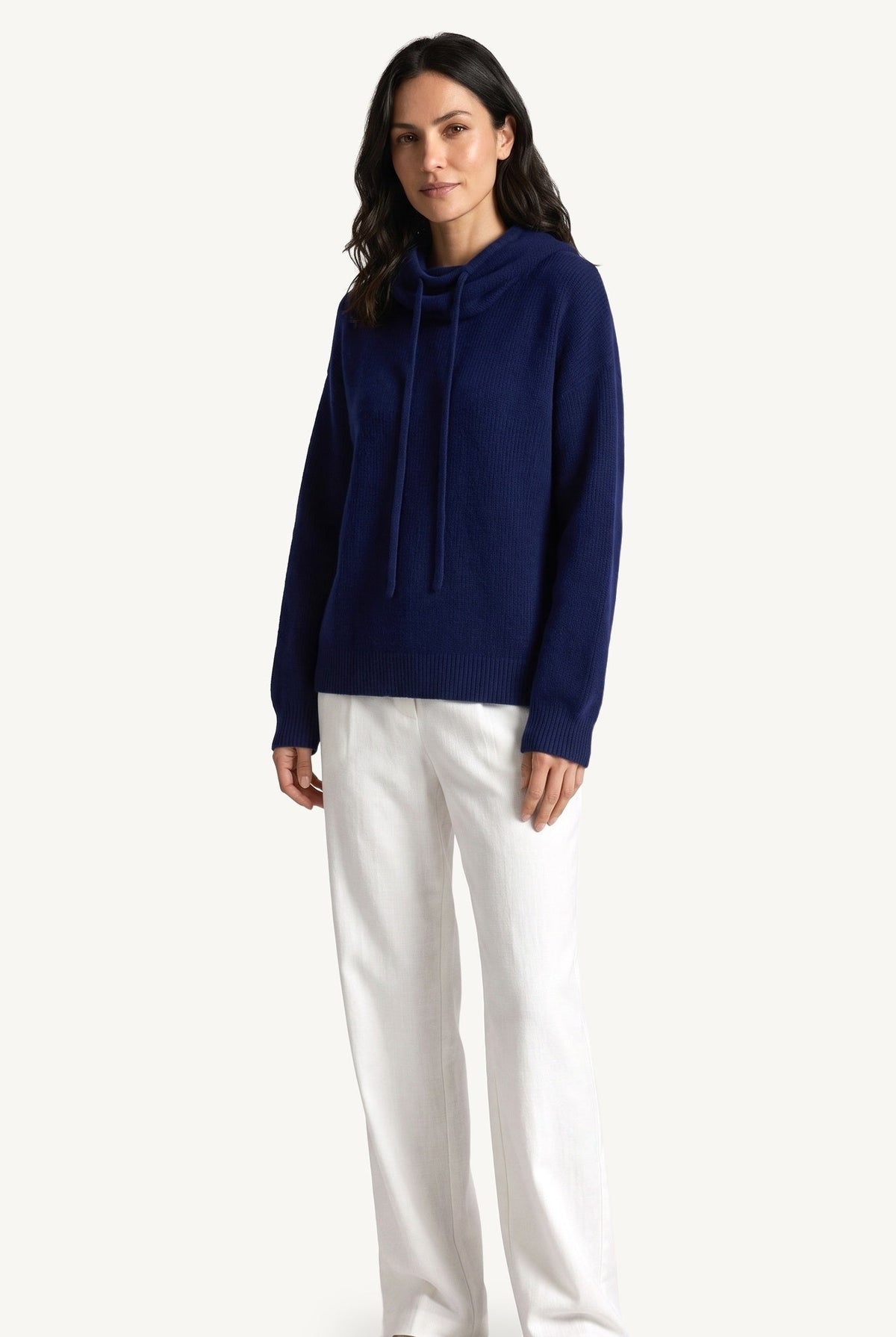 Women's knitted hoodie with cowl hood, drawstrings, long sleeves and ribbed trims