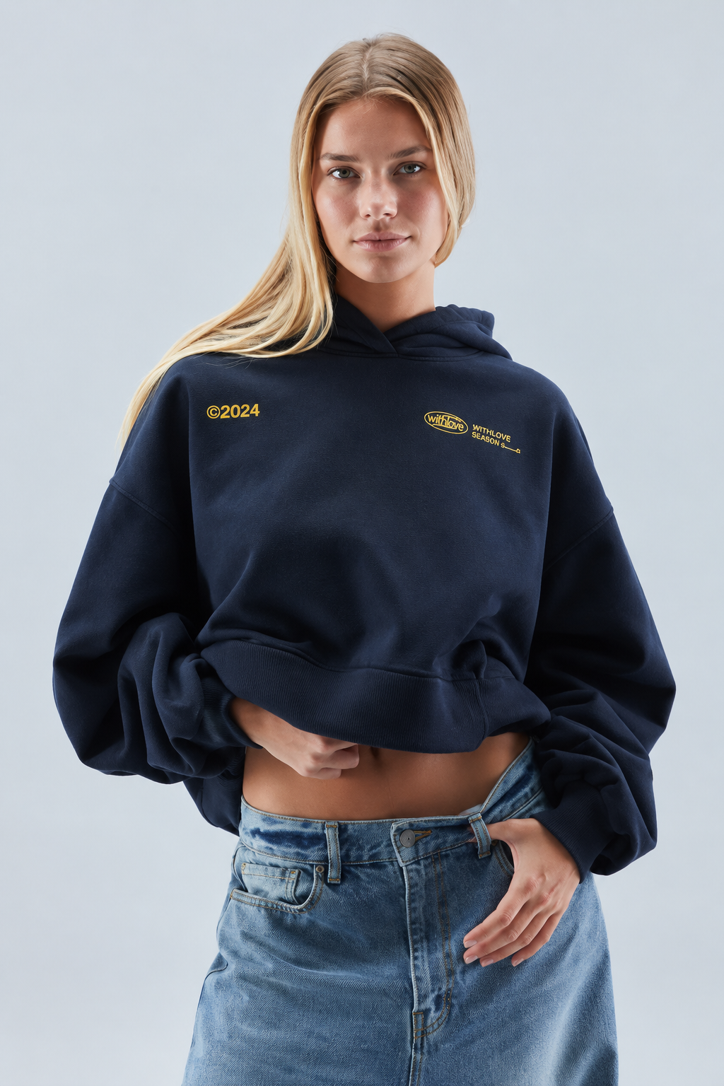 Women's oversized cropped hoodie with hood, long sleeves and front graphic prints