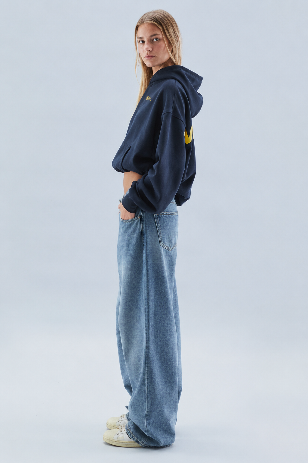 Women's oversized cropped hoodie with hood, long sleeves and front graphic prints