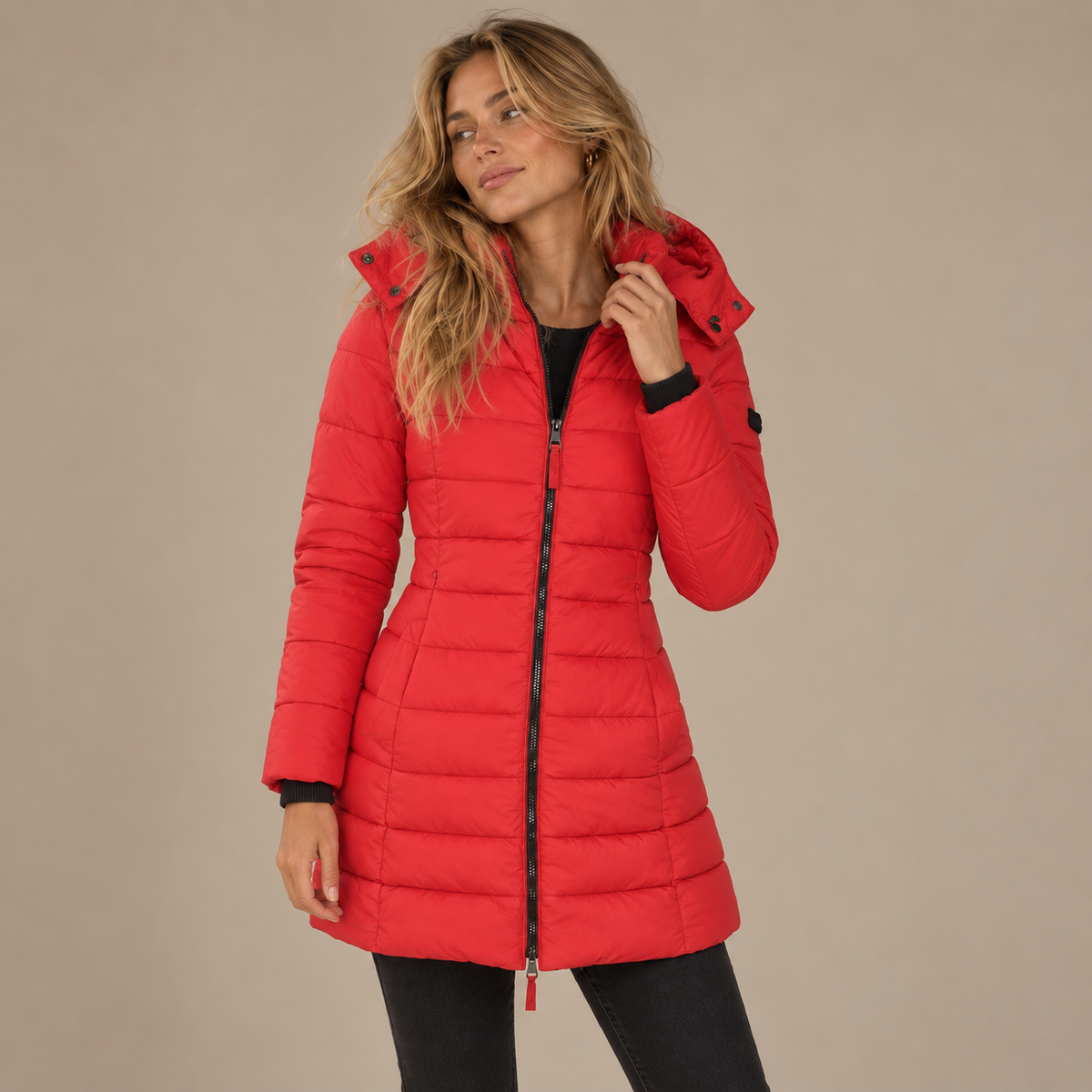 Women's hooded quilted puffer jacket with long sleeves and full zip