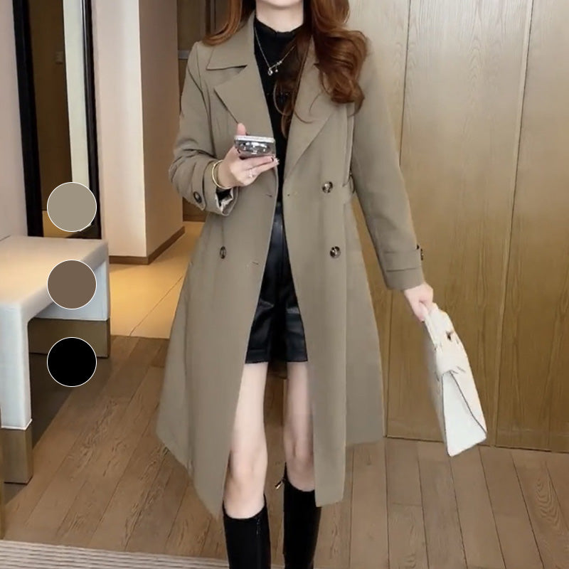 Women's long double-breasted coat with lapel collar and button fastening