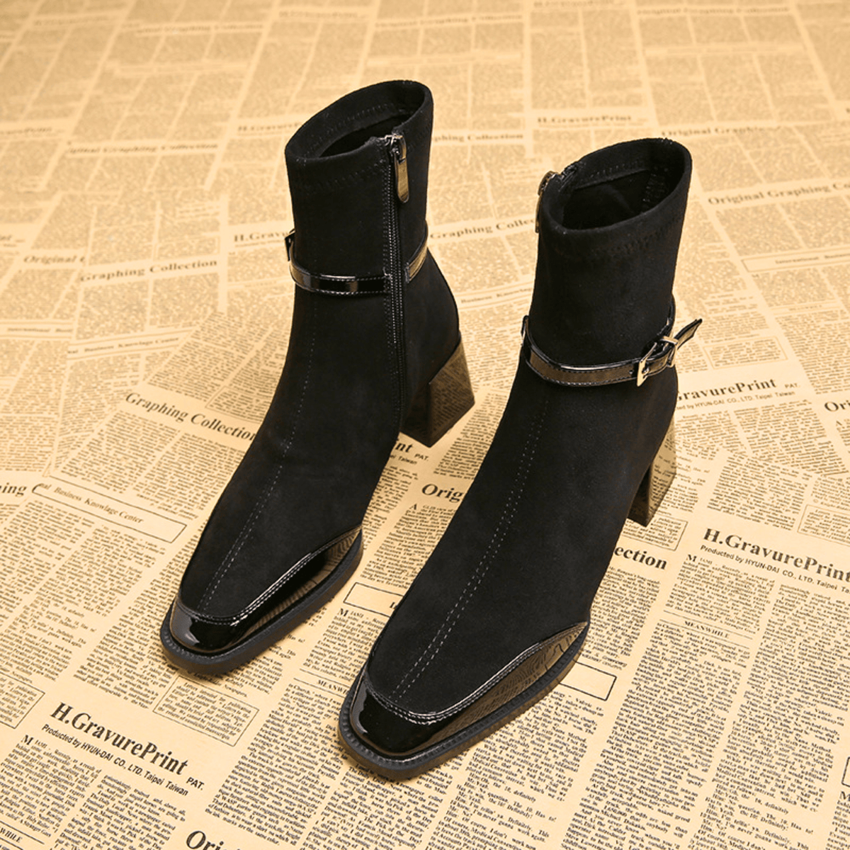Women's square-toe ankle boots with block heels, side zips and buckle straps