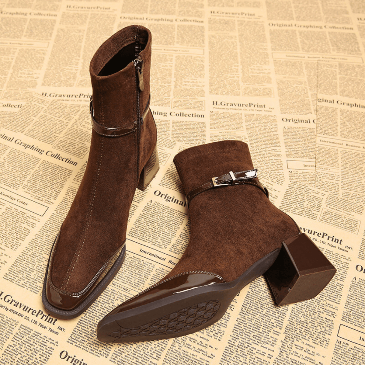 Women's square-toe ankle boots with block heels, side zips and buckle straps