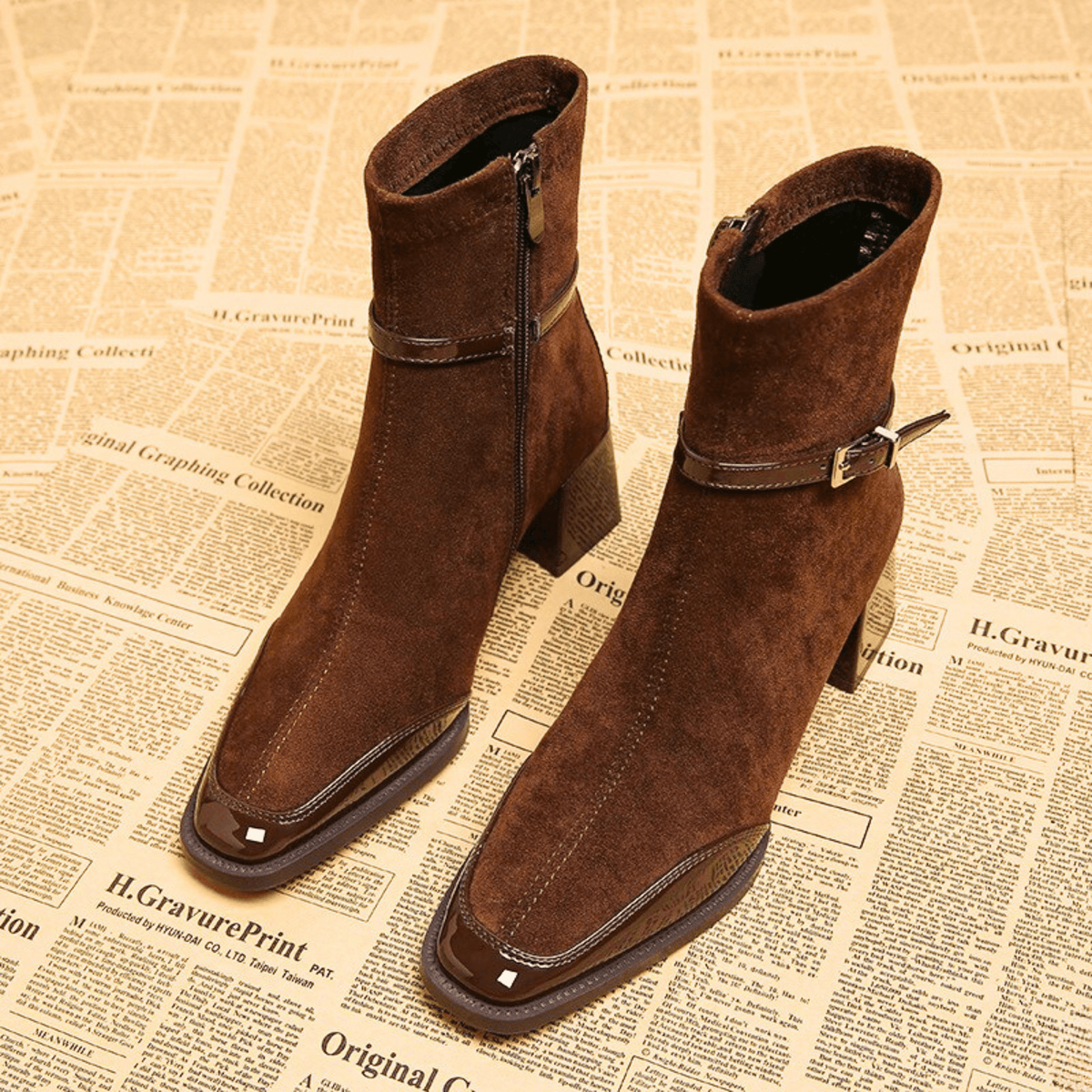Women's square-toe ankle boots with block heels, side zips and buckle straps