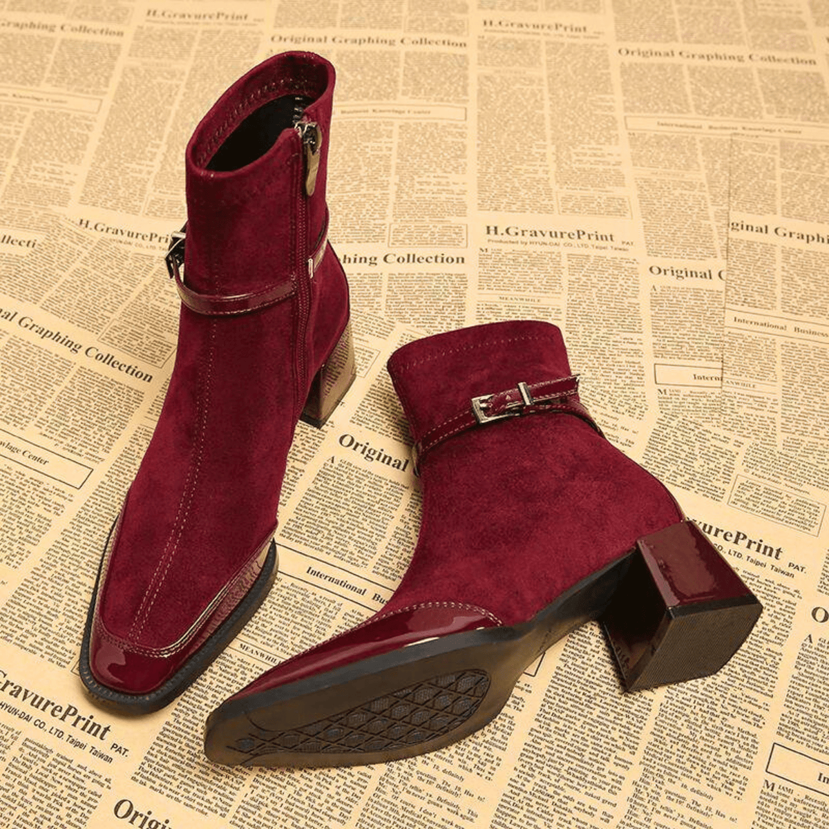 Women's square-toe ankle boots with block heels, side zips and buckle straps