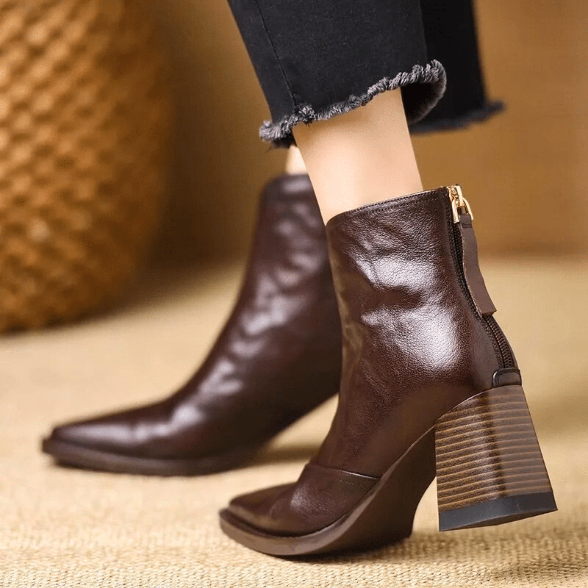 Women's ankle boots with pointed toes, elastic side panels and high block heels