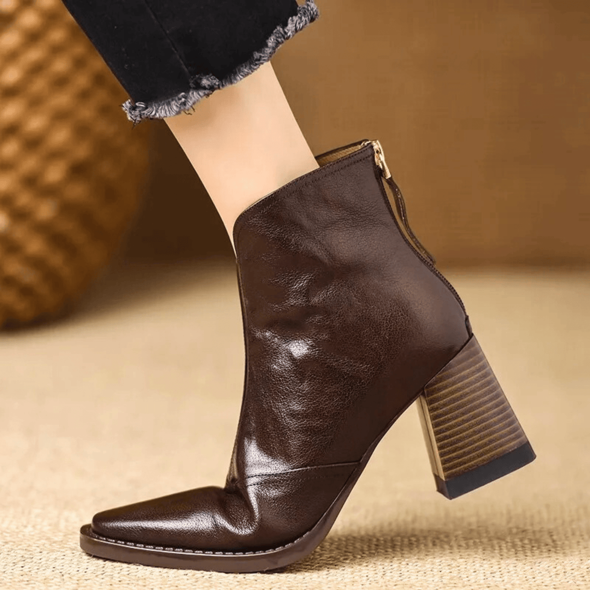 Women's ankle boots with pointed toes, elastic side panels and high block heels
