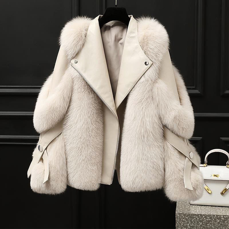 Women's cropped jacket with oversized fur collar and diagonal zip front